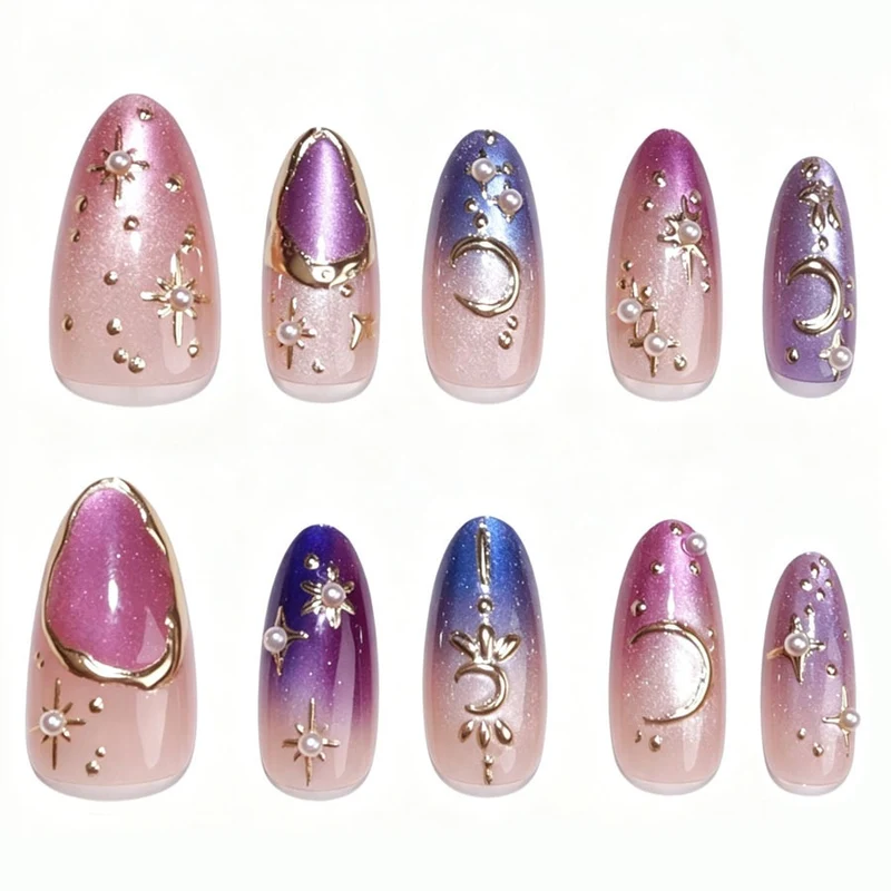 Kunstnagelset mit glamourösen Sternenmotiven Karnz