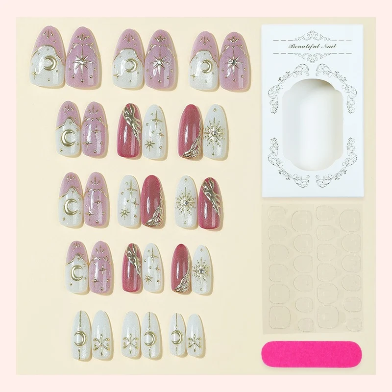 Kunstnagelset mit glamourösen Glitter- und Sternakzenten Karnz