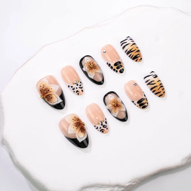 Künstlerisches Tierdruck Press-On Nail Art Set Karnz