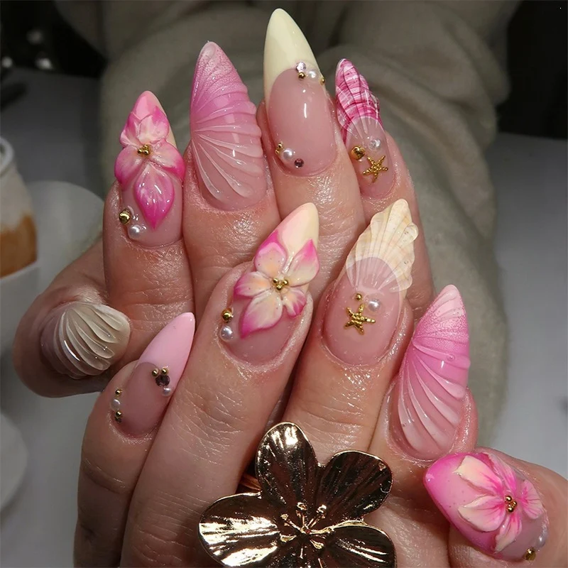Kunstnagelset mit floralen 3D-Designs Karnz
