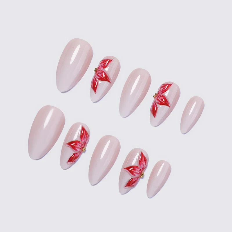 Kunstnägel mit floralen Designs Karnz
