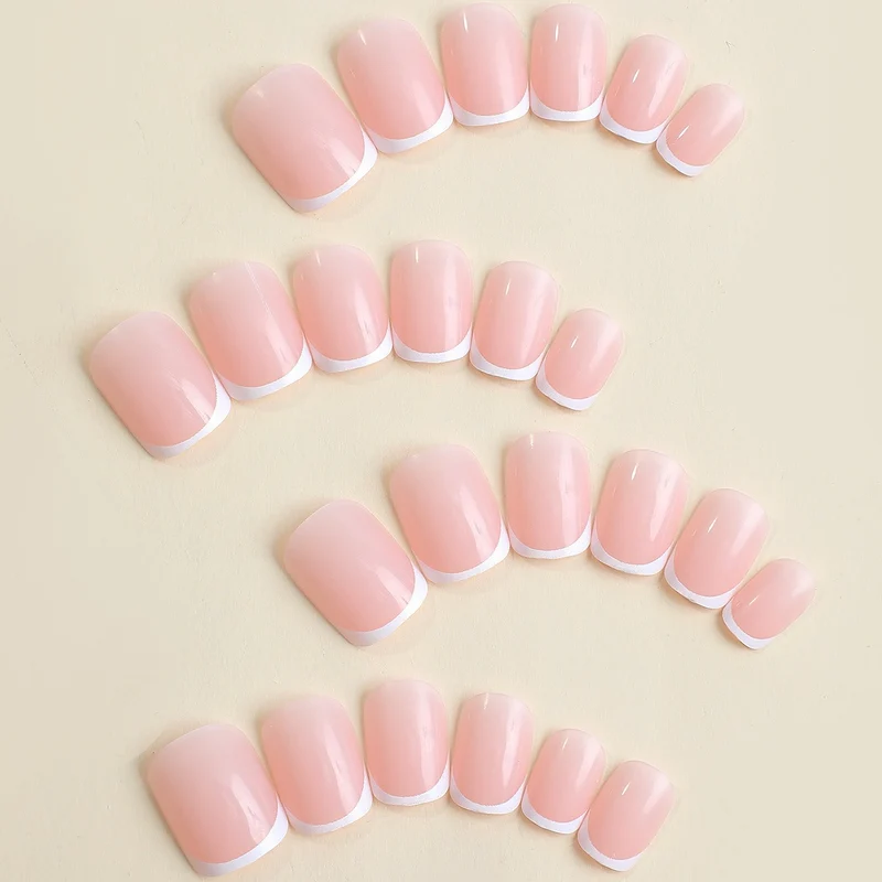 Kunstnagelset mit kreativen Tier- und Glitzerdetails Karnz