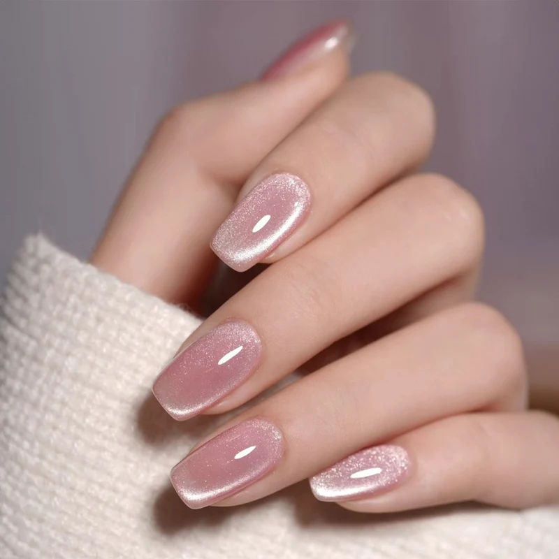 Kunstnagelset mit kreativen Tier- und Glitzerdetails Karnz