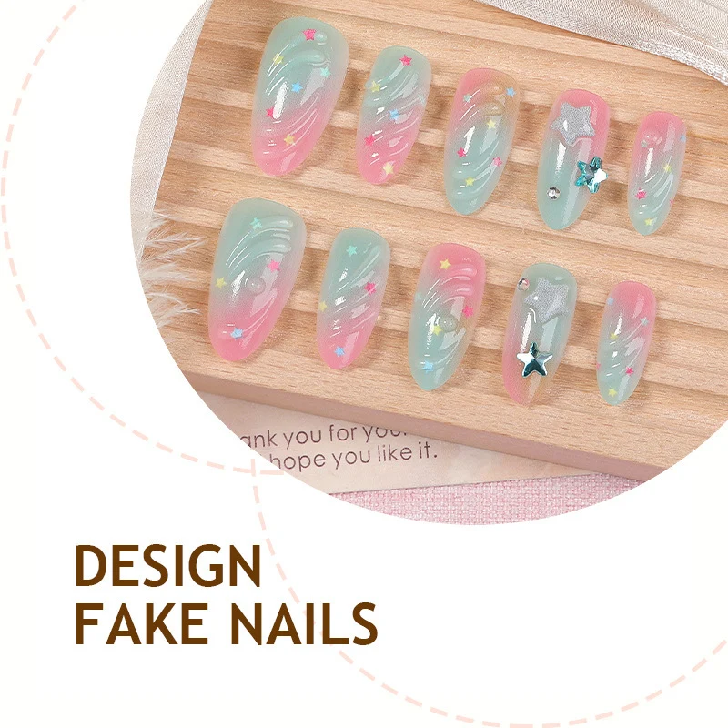 Kunstnagelset mit kreativen Sternen- und Farbverlauf-Designs Karnz
