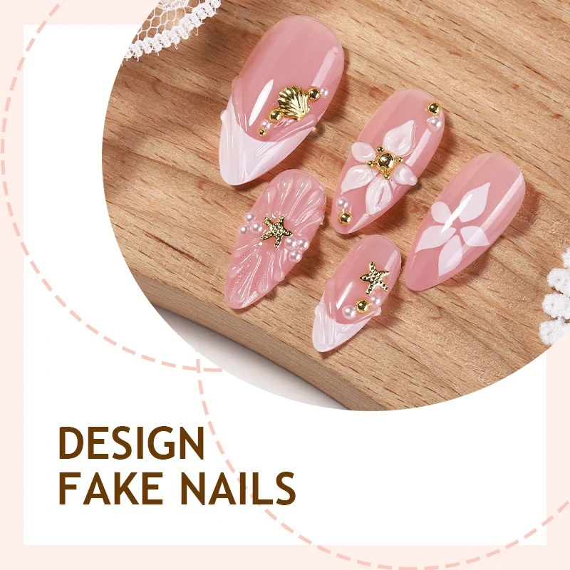 Kunstnagelset mit verspielt romantischen Designs Karnz