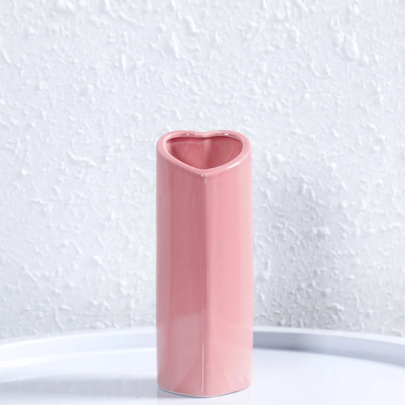 Herzförmige elegante Keramikvase Karnz