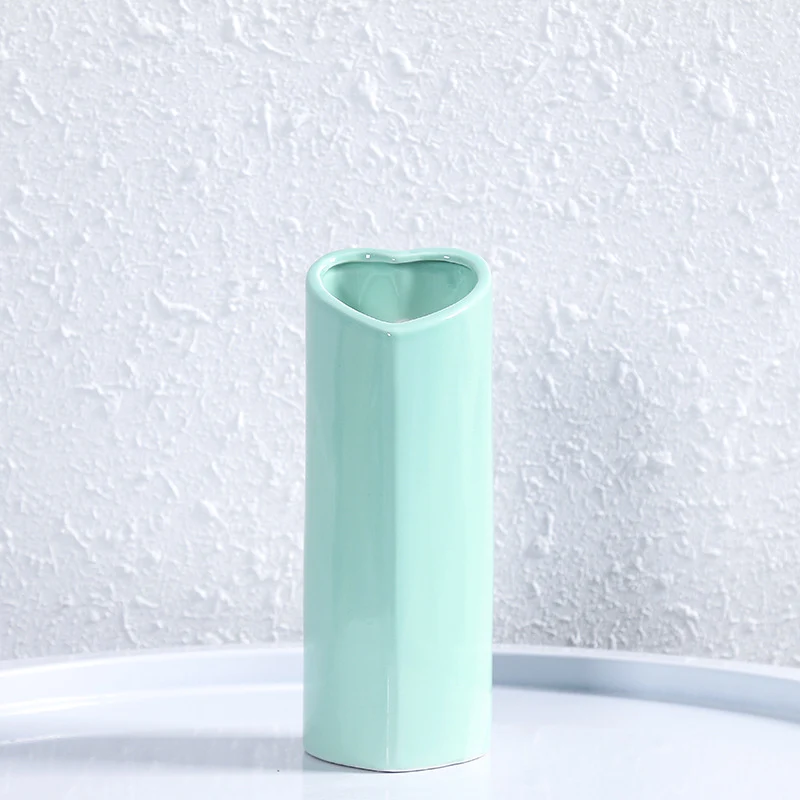 Herzförmige elegante Keramikvase Karnz