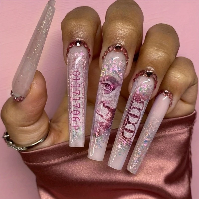 Künstliches Nail Art Set mit verspieltem Blumendesign und glitzernden Akzenten Karnz