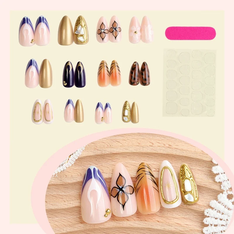Künstliches Nagelset mit Glamourösen Designs und Eleganten Verzierungen Karnz