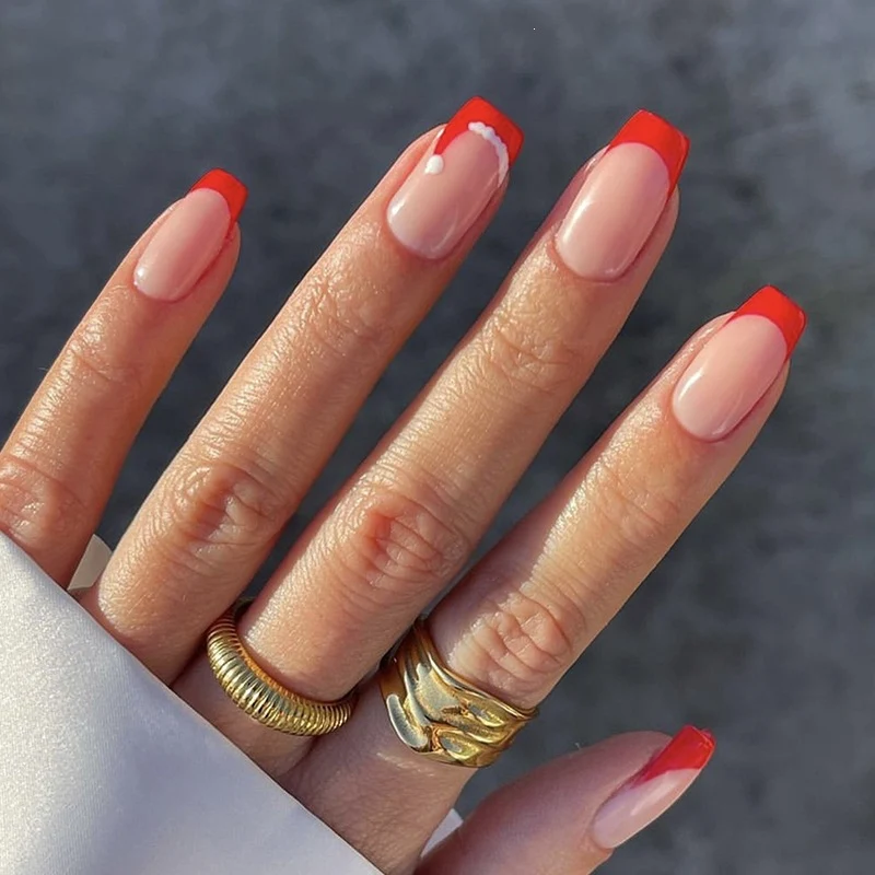 Kunstnagelset mit festlichem Winterthema Karnz