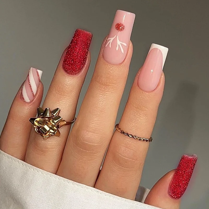 Kunstnagelset mit festlichem Winterthema Karnz