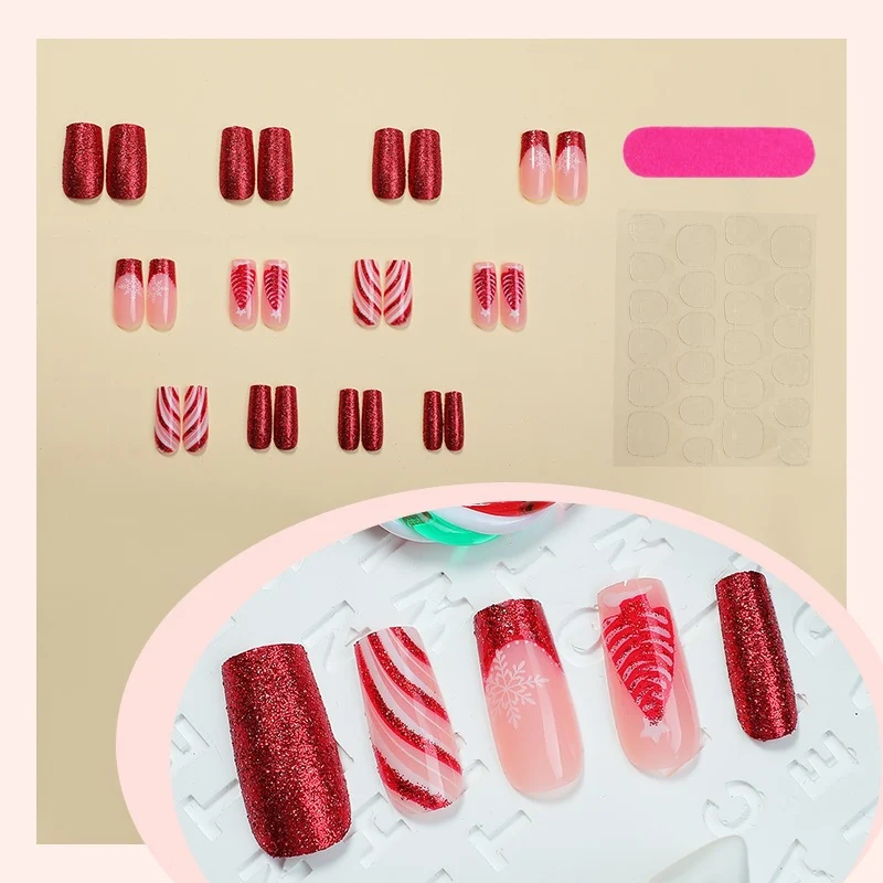 Kunstnagelset mit festlichem Glitzer und kreativen Weihnachtsmotiven Karnz