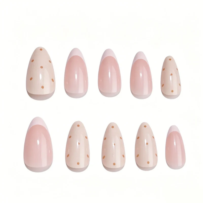 Kunstnagelset mit eleganten Farbverläufen und feinen Punkten Karnz