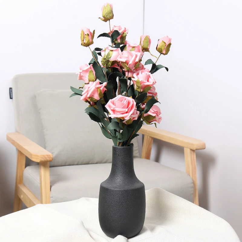 Elegantes Blumenarrangement Vase Karnz