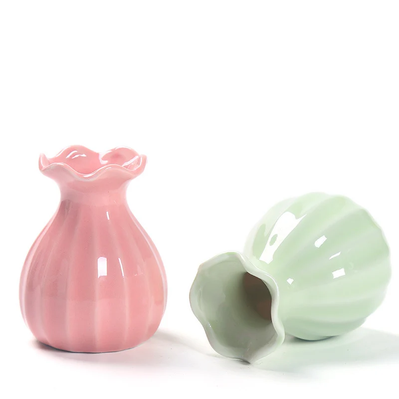 Elegante geschwungene keramische Blumenvase Karnz
