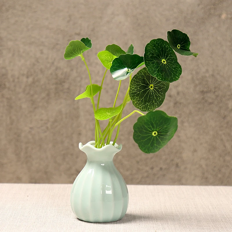 Elegante geschwungene keramische Blumenvase Karnz