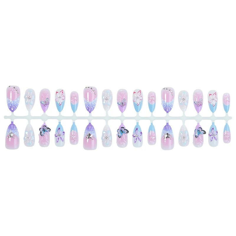 Künstliches Nagelset mit floralen und Glitzerdetails Karnz