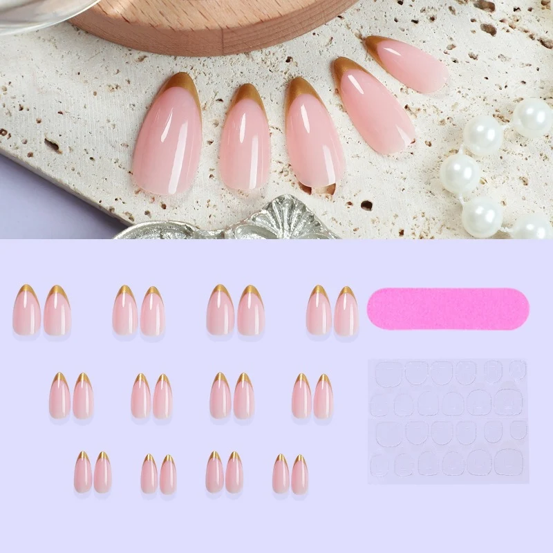 Künstliches Nagelset mit elegantem Goldverzierungs-Design Karnz
