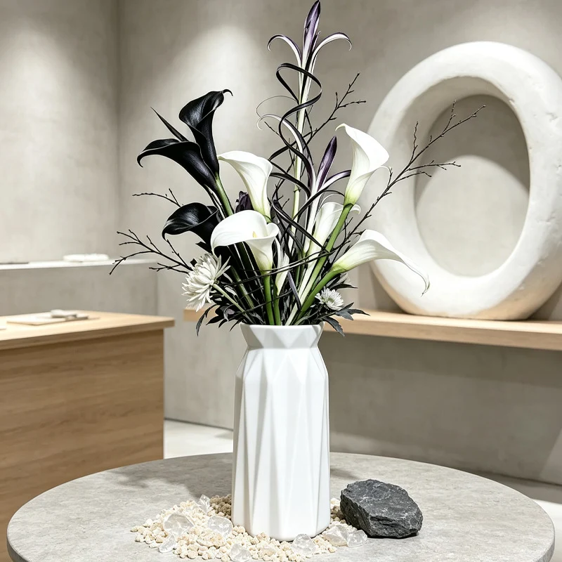 Elegante geometrische Vase Karnz
