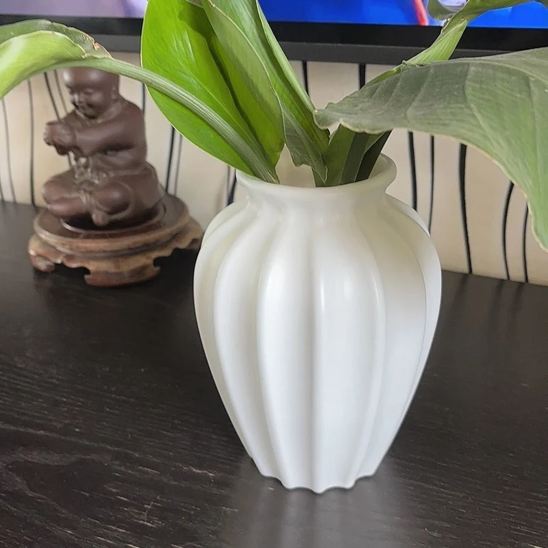 Elegante dekorative Blumenvasen Karnz