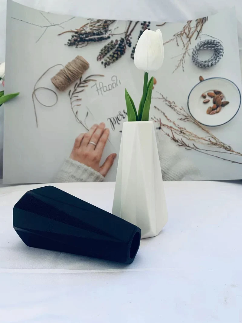 Moderne Geometrische Dekorative Skulptur Karnz