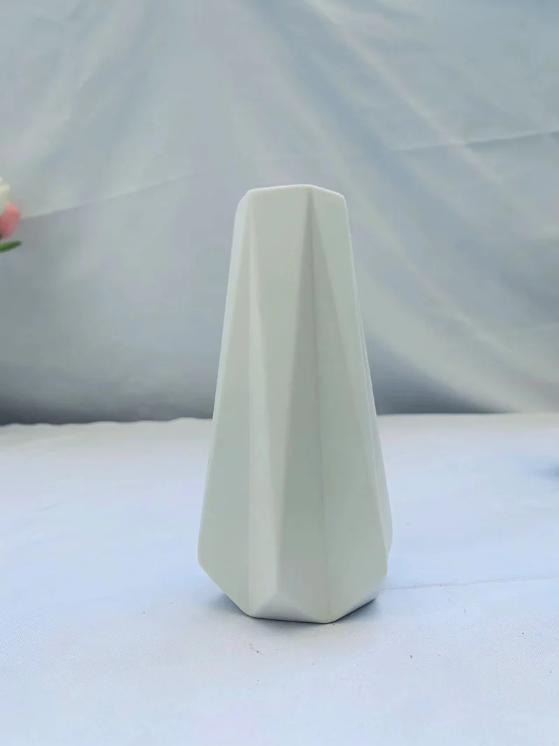 Moderne Geometrische Dekorative Skulptur Karnz
