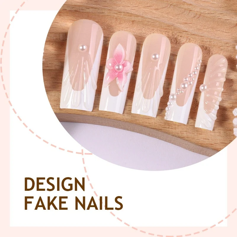 Kunstnagelset mit Exquisiten Blüten- und Glitzerakzenten Karnz