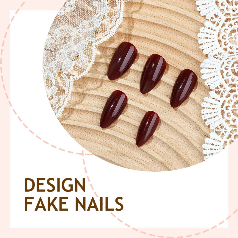 Künstliches Nagelset in eleganten Stiletto-Formen Karnz