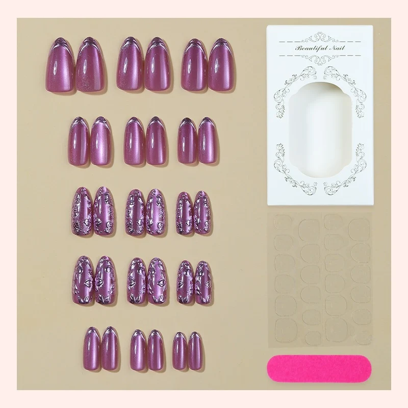 Kunstnagelset mit exquisitem Design und edlen Akzenten Karnz