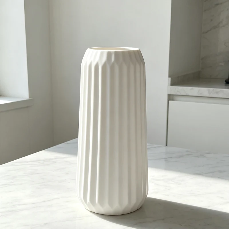 Strukturierte geometrische Tischvase Karnz