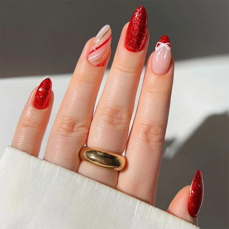Künstliche Nagelspitzen mit Ombre-Design Karnz