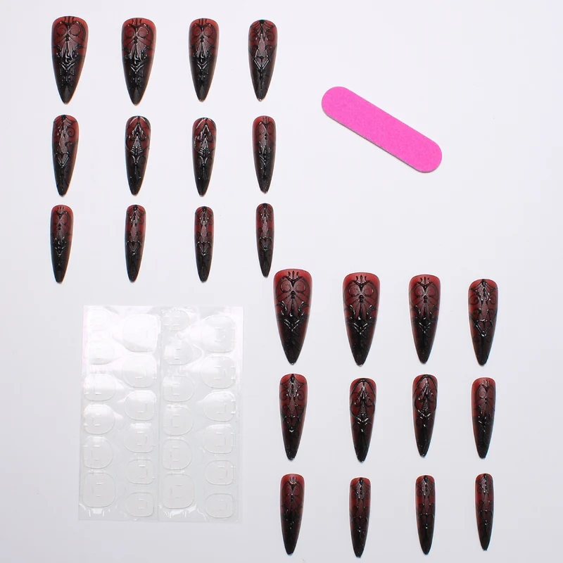 Künstliche Nagelspitzen mit Gothic-Design und filigranen Mustern Karnz