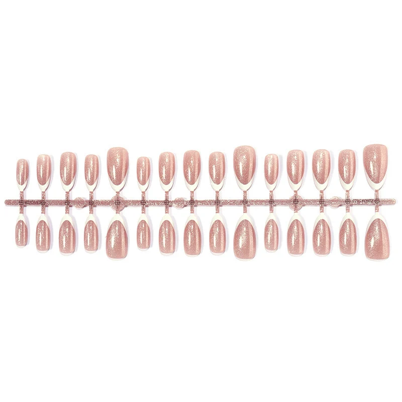 Künstliche Nagelspitzen mit Glitzer und eleganter Form Karnz