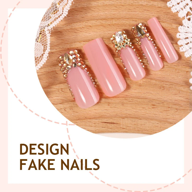 Kunstnagelset mit eleganten Strass- und Glitzerakzenten Karnz