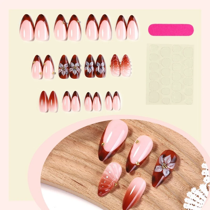 Kunstnagelset mit eleganten Akzenten Karnz