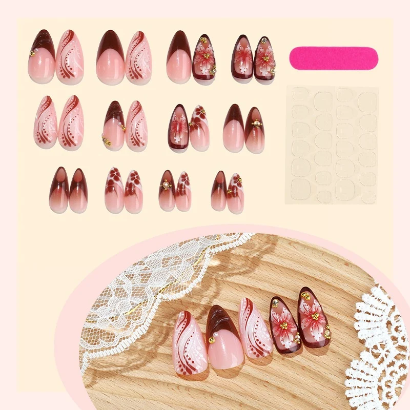 Kunstnagelset mit eleganten 3D-Blütenakzenten und glamourösen Designs Karnz