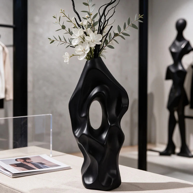Skulpturale abstrakte dekorative Vase Karnz