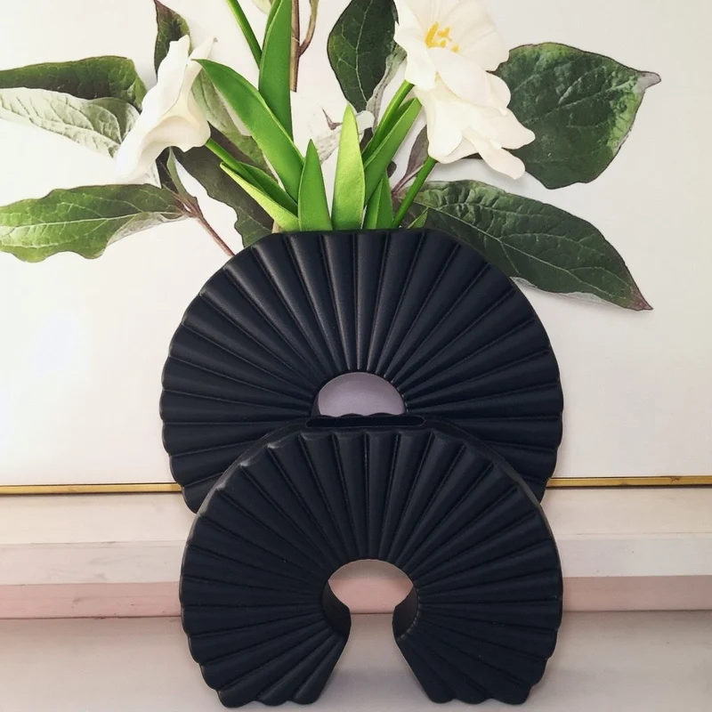 Dekorative fächerförmige Skulptur Karnz