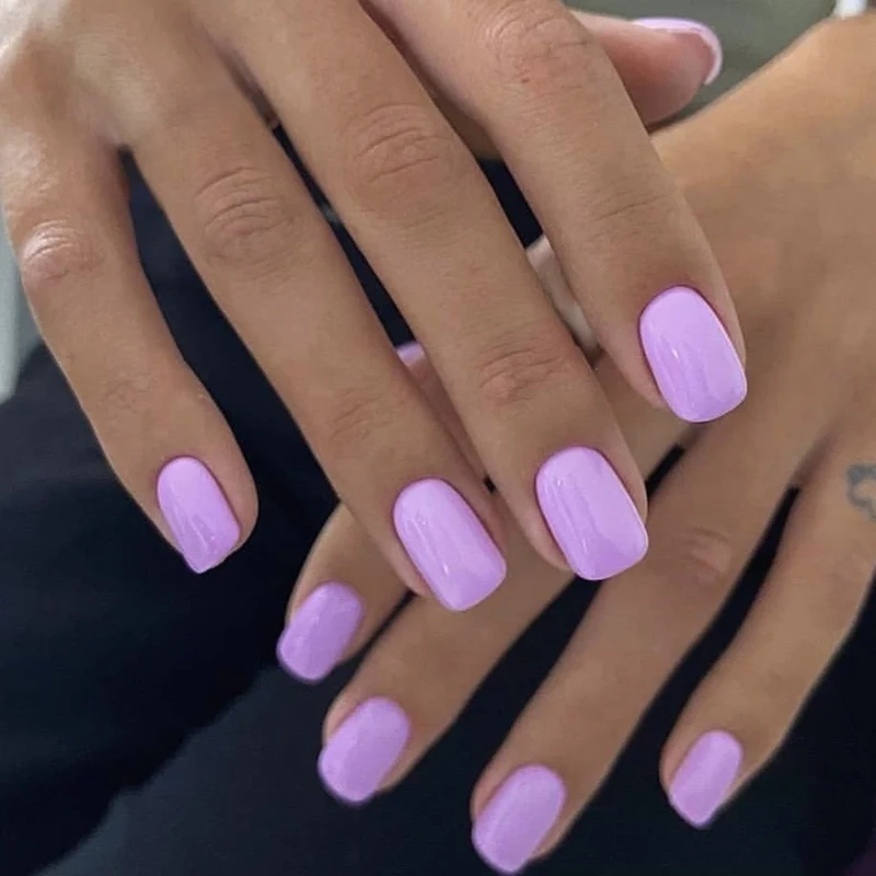 Kunstnagelset mit elegantem und natürlichem Glanz Karnz