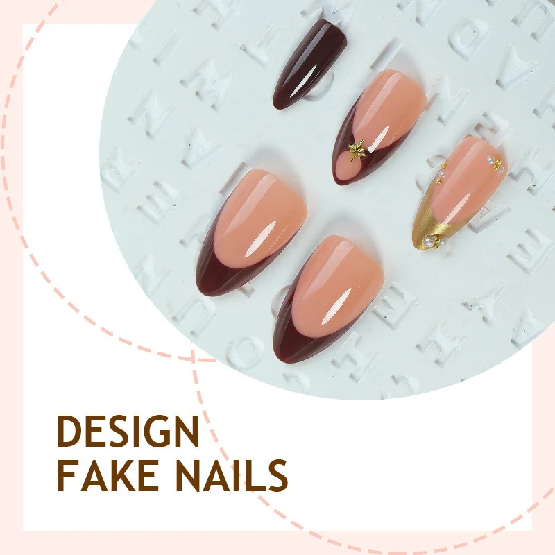 Künstliche Nagelkollektion mit luxuriösen Designs und glamourösen Verzierungen Karnz