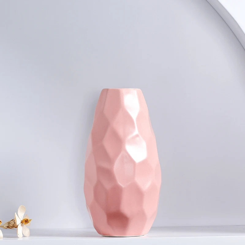 Einzigartige geometrische Keramikvase Karnz