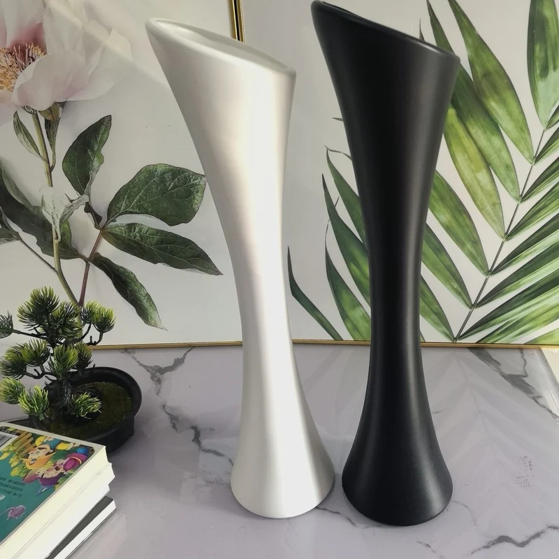 Zeitgenössische Skulpturvase Karnz