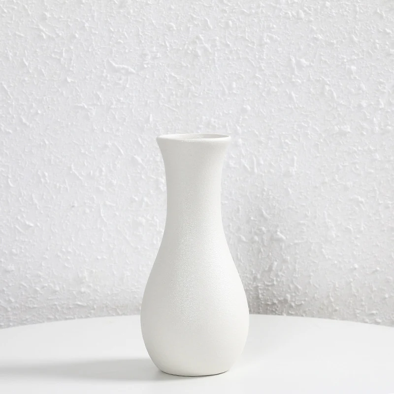 Zeitgenössische Matte Keramik Blumenvase Karnz