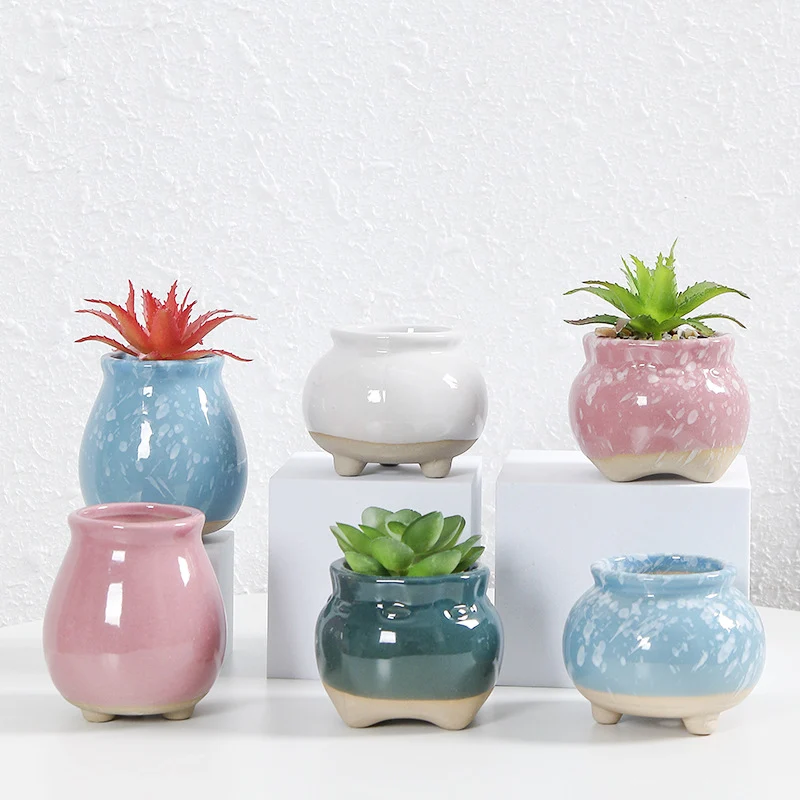 Zeitgenössische Kurvenkeramische Vase Karnz
