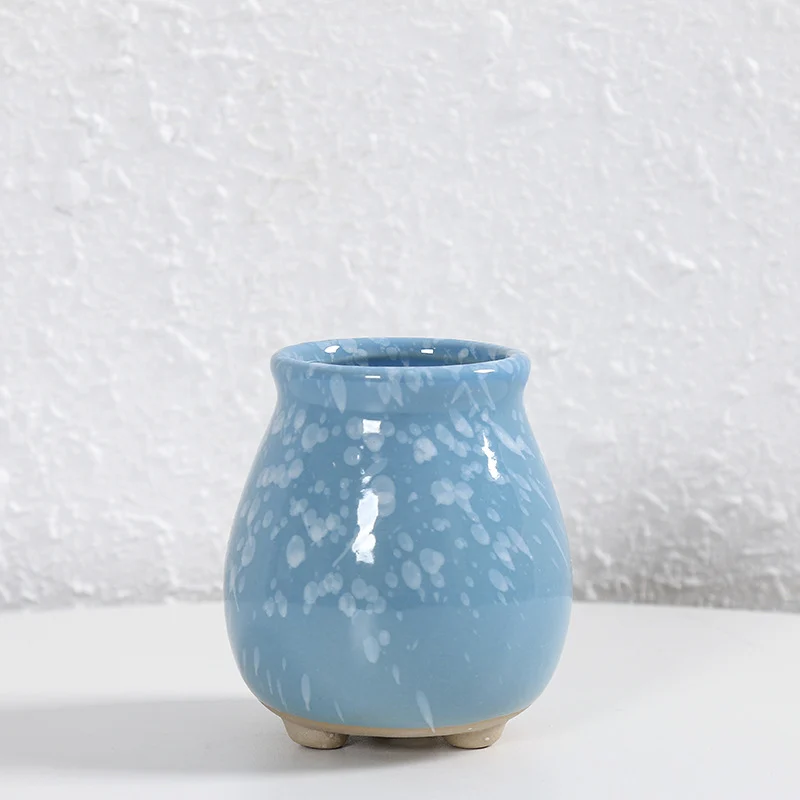 Zeitgenössische Kurvenkeramische Vase Karnz