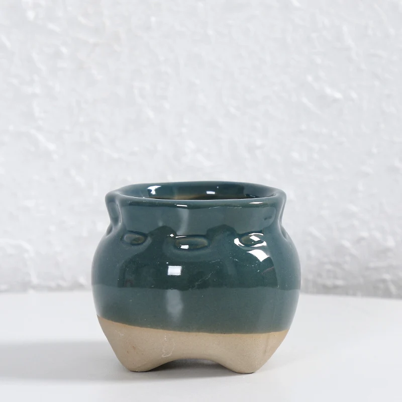 Zeitgenössische Kurvenkeramische Vase Karnz