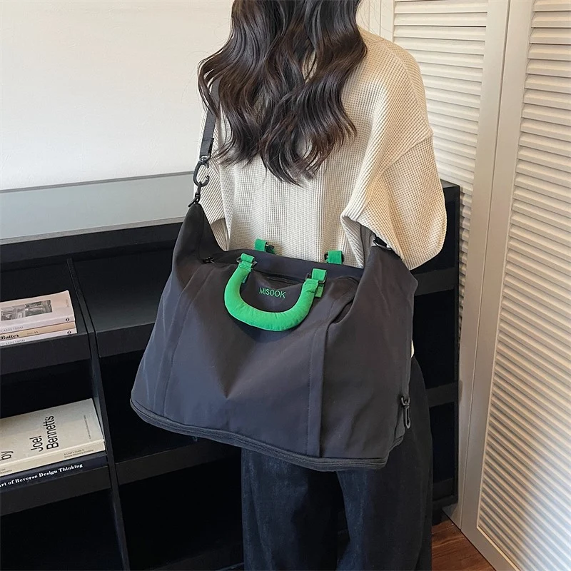 Vielseitige Reise Sporttasche Karnz