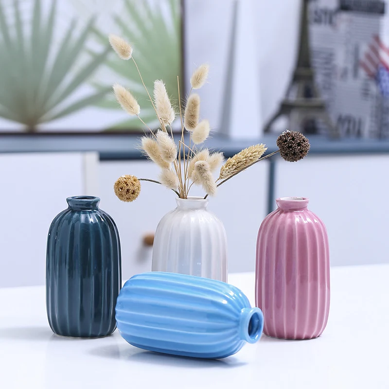 Rippte Keramische Bud Vase Karnz