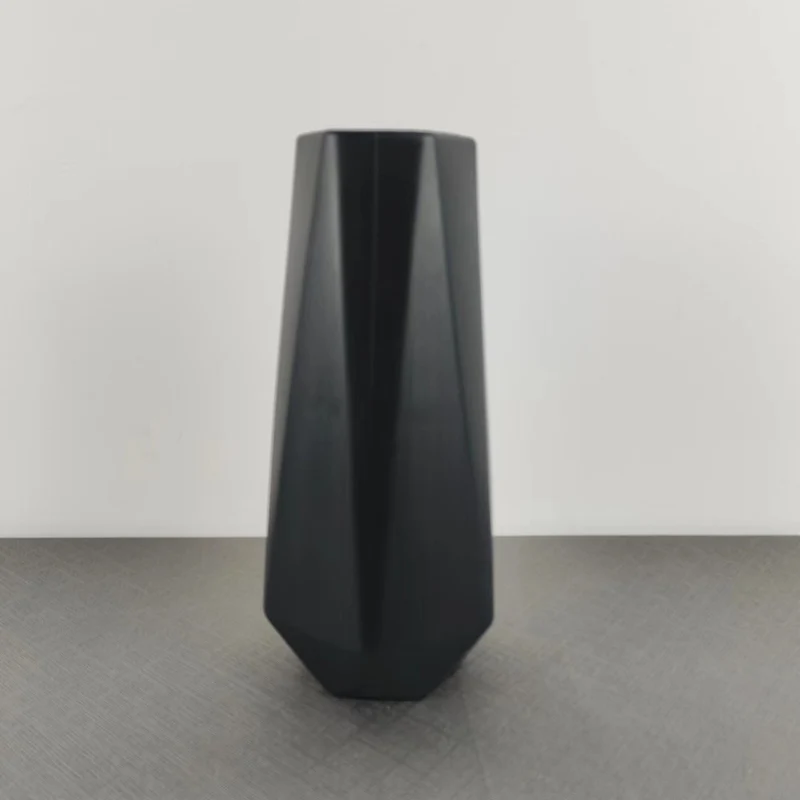 Moderne geometrische Dekovase Karnz
