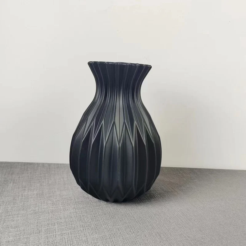 Moderne dekorative strukturierte Vase Karnz